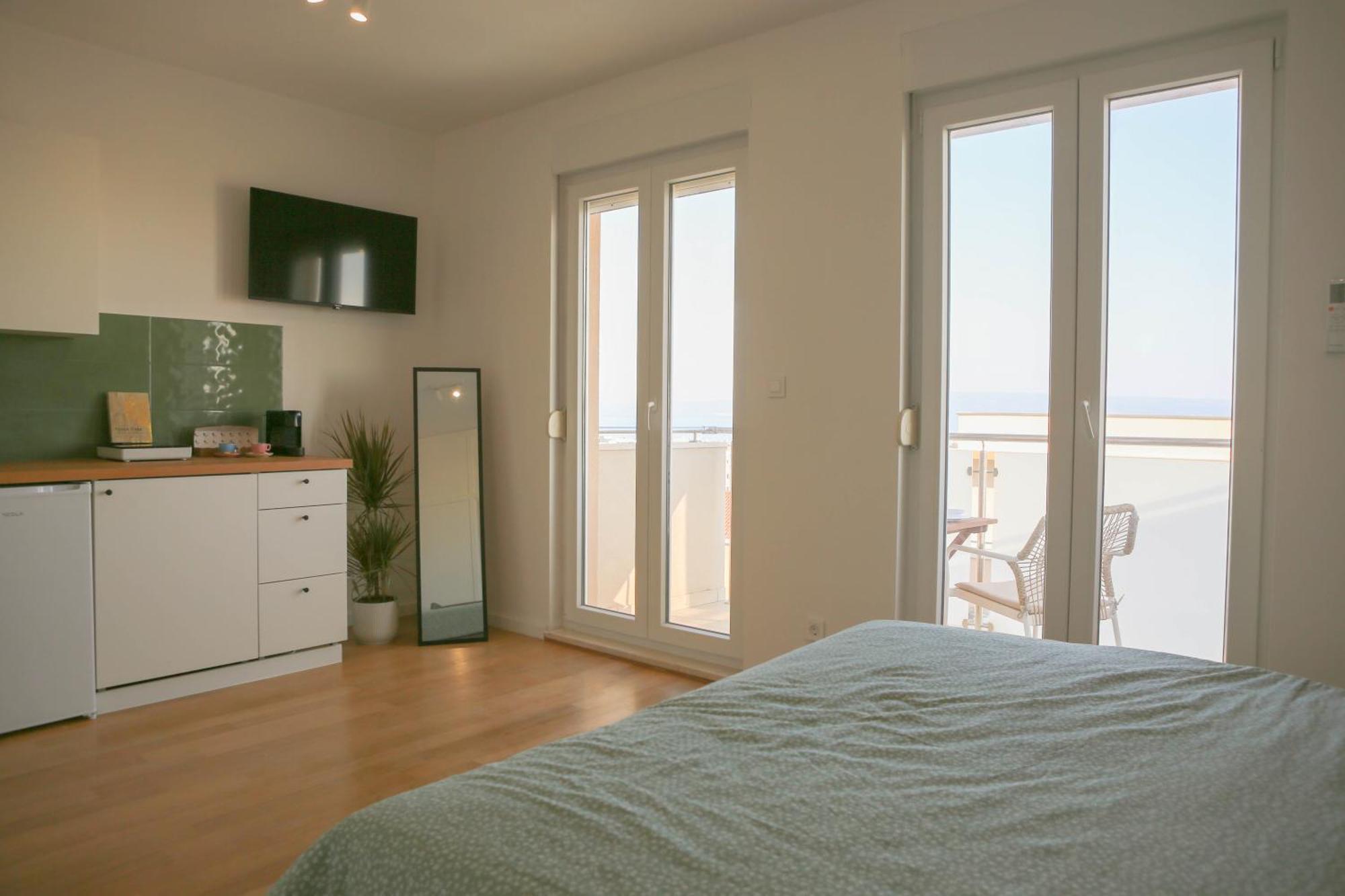 Kiki'S Sea View Studio Split Habitación foto